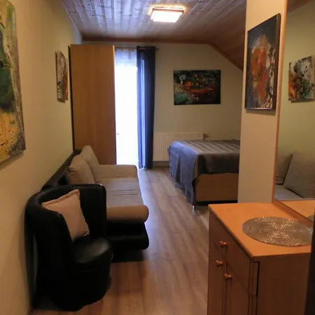 Zum Wasserfall Apartment *